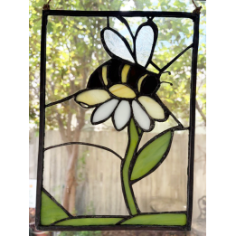 Bumblebee on Daisy